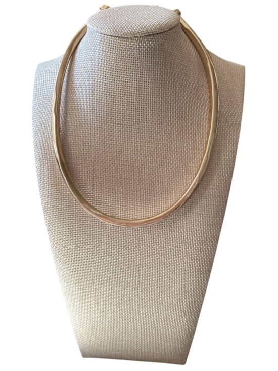 Juliet by Crystal Avenue Jewelry - Juliet by Crystal Avenue Round Omega Stretchy Gold Tone Necklace (NWT)